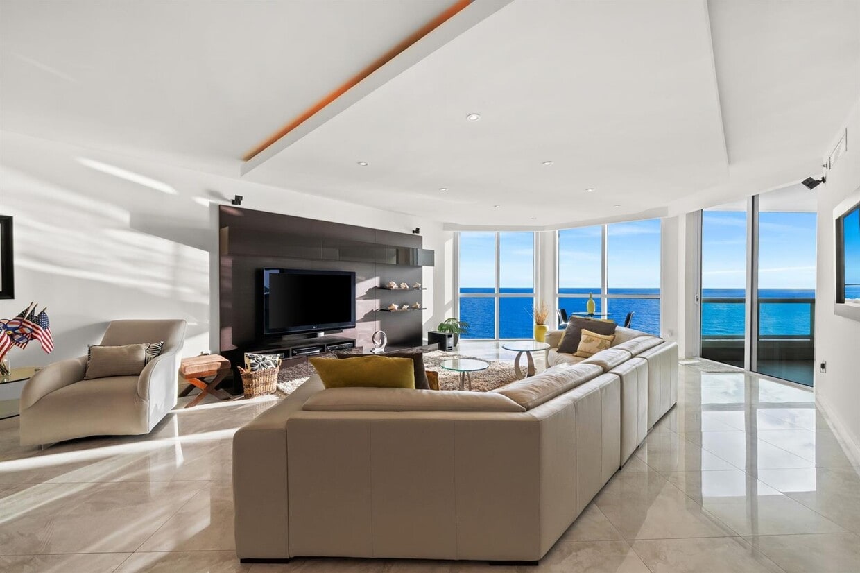 Foto principal - 101 S Fort Lauderdale Beach Blvd