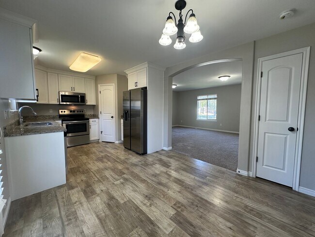 Foto del edificio - BEAUTIFUL 4 BED 2.5 BATH HOME FOR RENT IN LEHI!!!