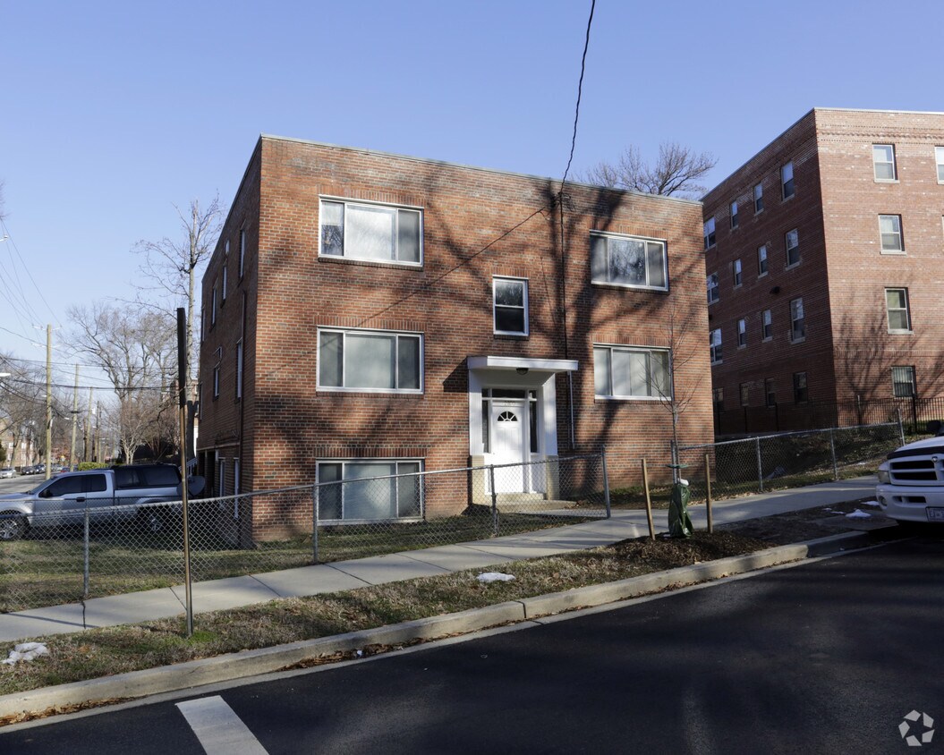 Foto principal - 2800 Texas Ave SE