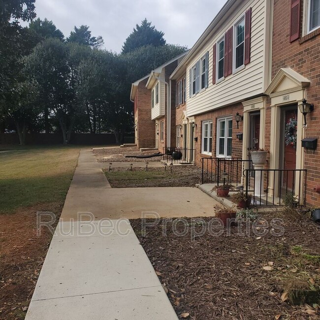 Building Photo - 4616 Old Lantern Way