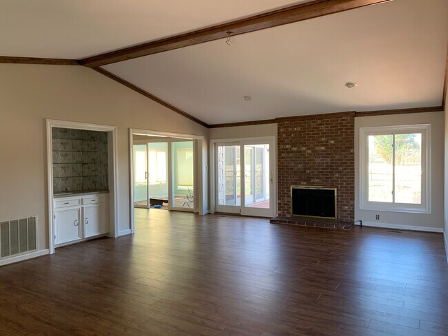 Foto del edificio - 132 Spyglass Dr