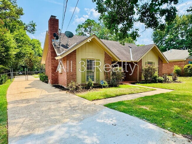 Building Photo - 2905 Willow Ln Dr