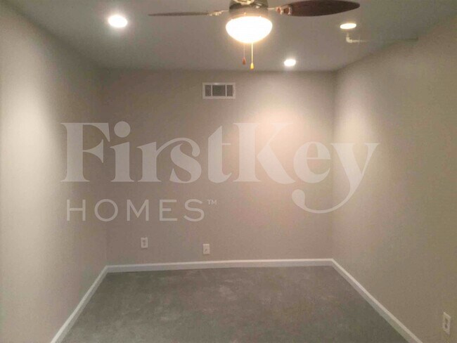 Foto del edificio - 4816 Clove Dr SW