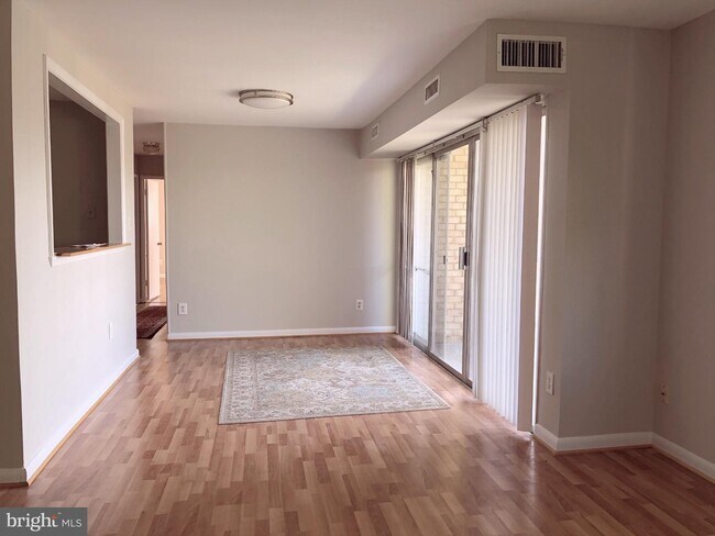 Foto del edificio - 8000 Chanute Pl