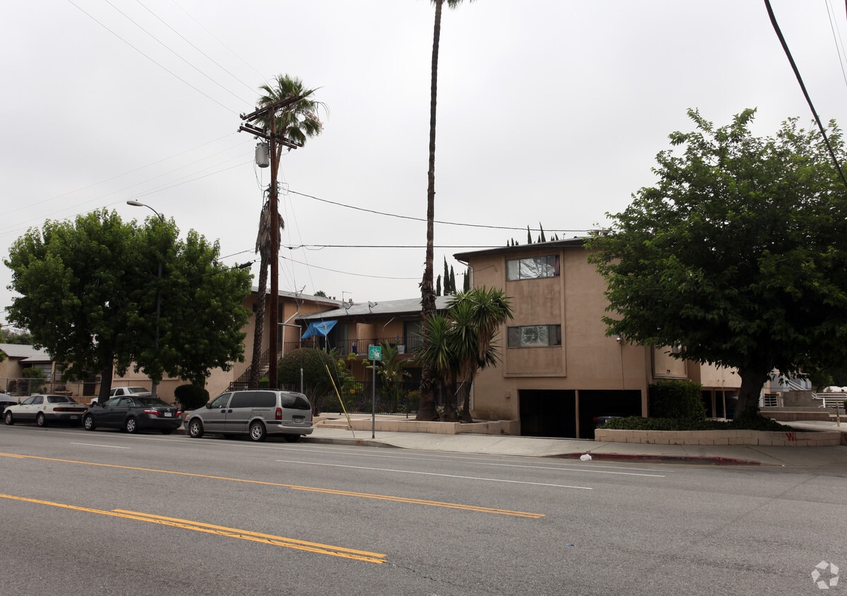 Building Photo - Woodley Plaza