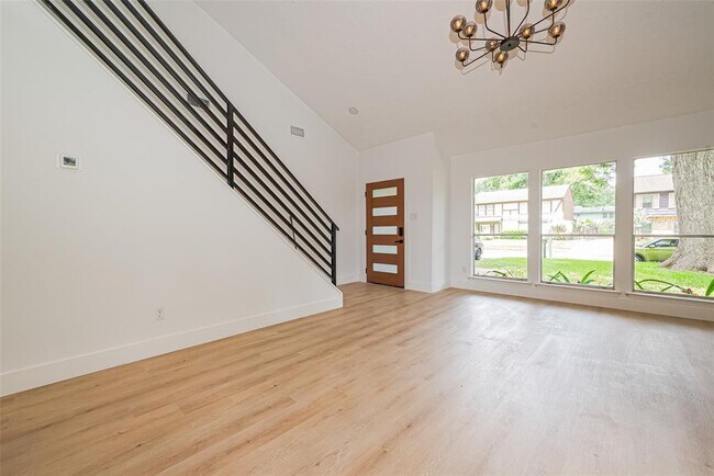 Foto del edificio - 1306 Briarmead Dr