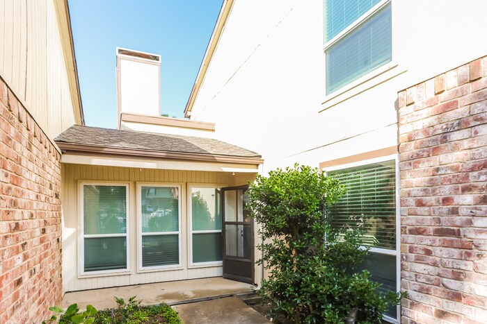 Foto principal - 8707 N Normandale St