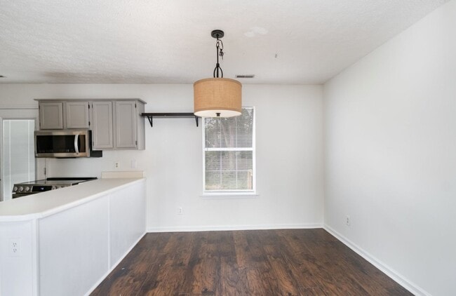 Building Photo - 120 Minnette Ct