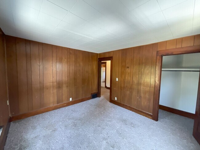 Foto del edificio - One Bedroom, Upstairs Duplex