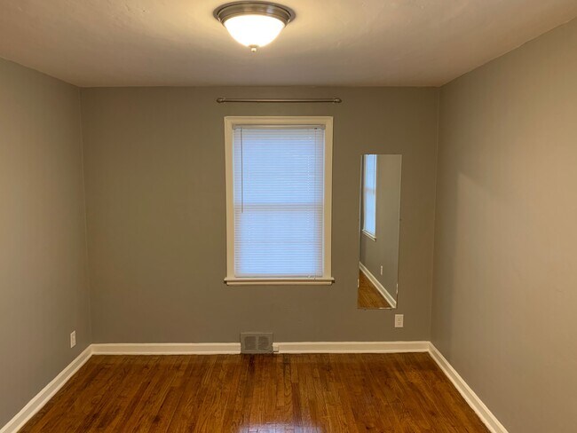 Bedroom - 2040 S Cotner Blvd