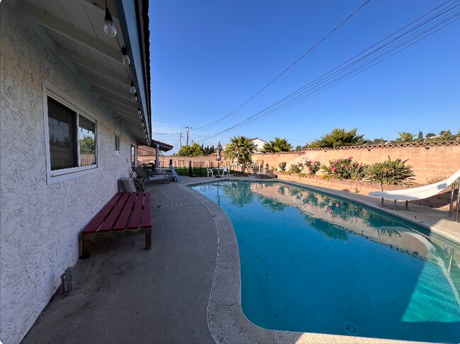 Building Photo - 2822 Caricia Dr