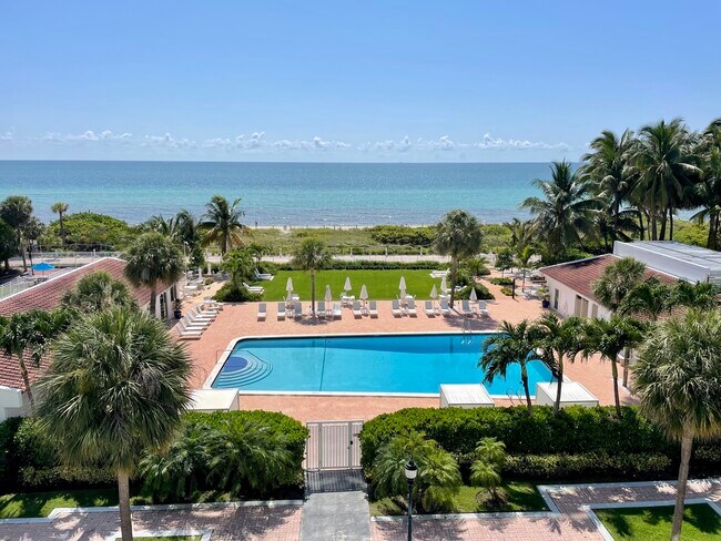 Foto del edificio - 2457 Collins Ave