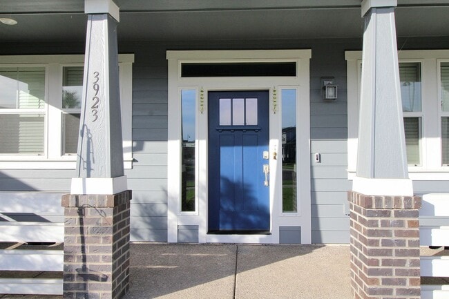 Building Photo - 3923 SE 70th Ave