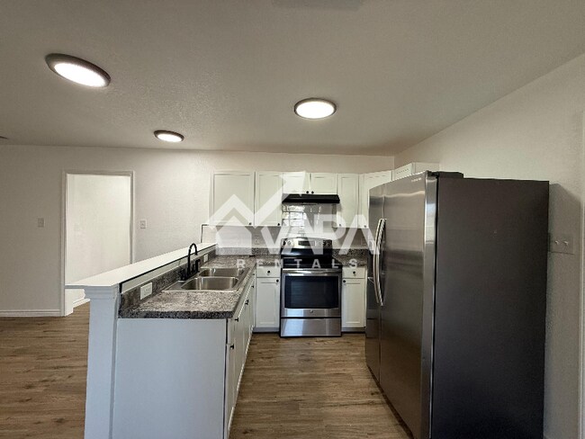 Building Photo - 551 Bertetti Dr