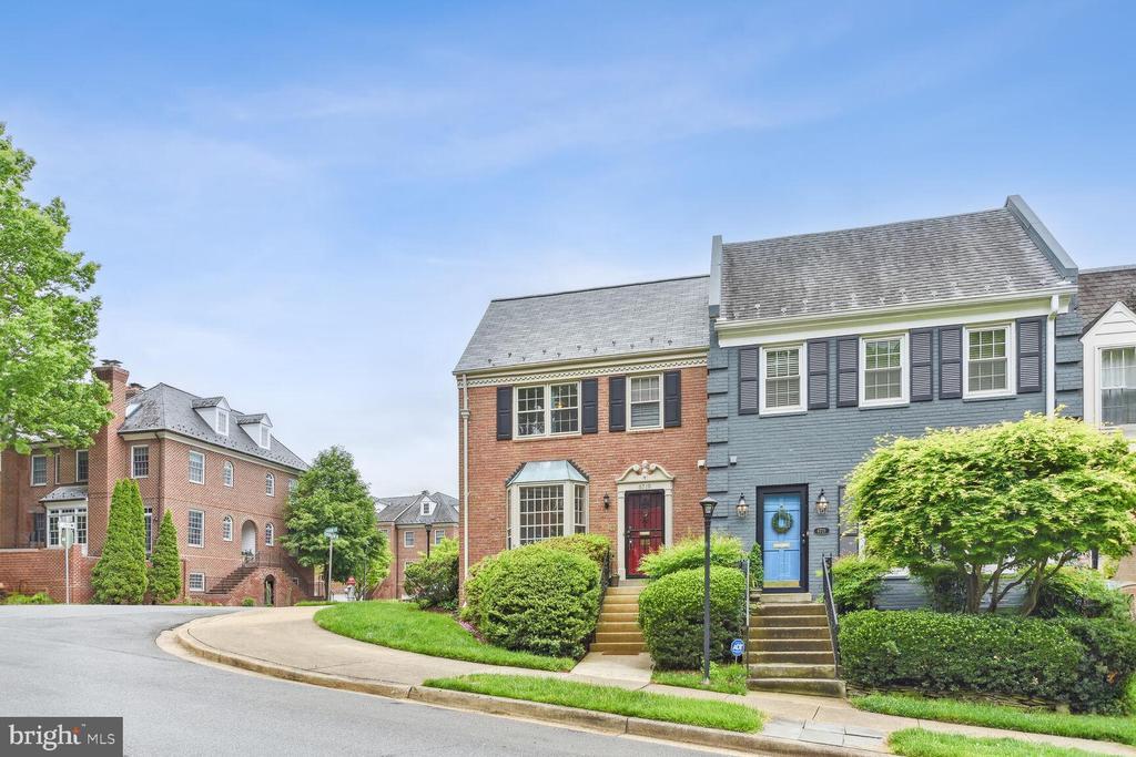 Foto principal - 6719 Baron Rd