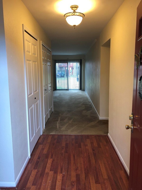 Building Photo - 45 Tallow Ct