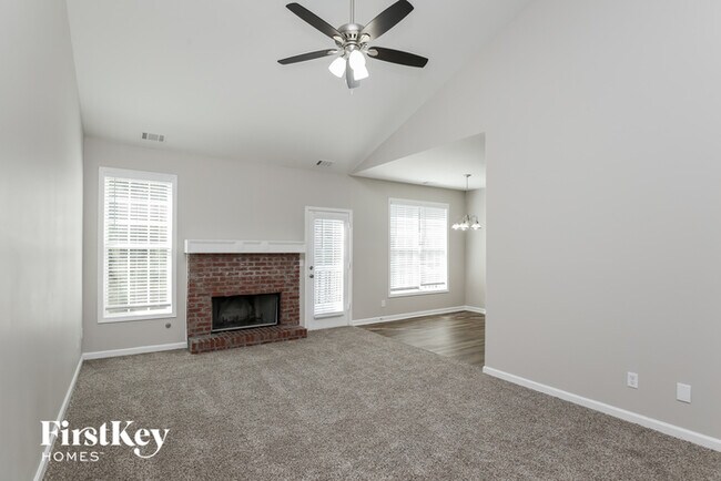 Building Photo - 731 Mallard Dr