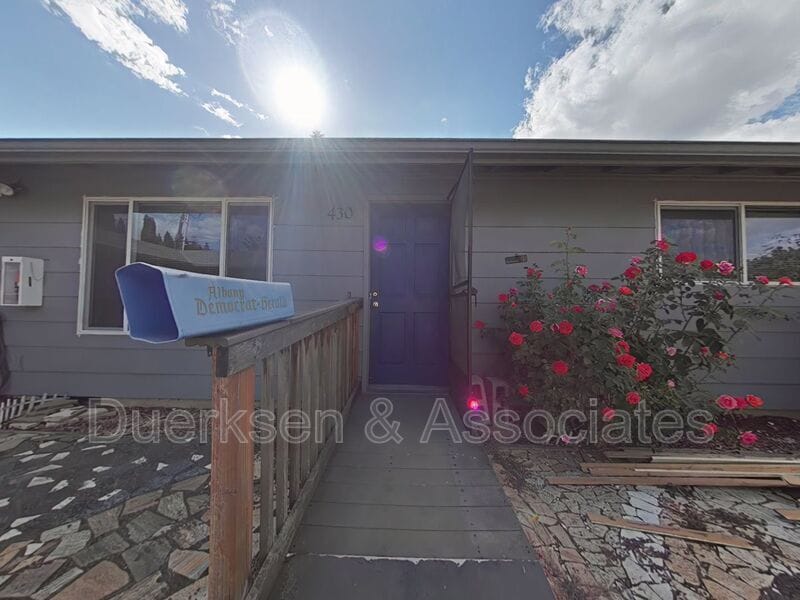 Primary Photo - 430 Ermine St SE