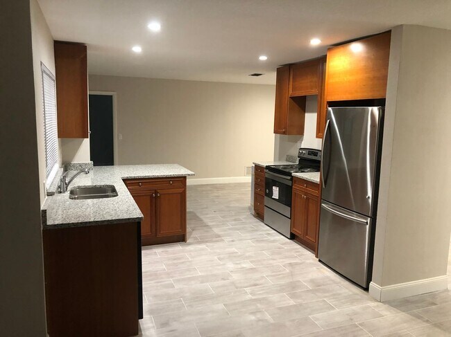 Foto del edificio - 853 Woodside Rd
