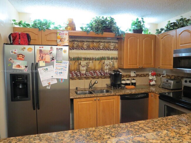 Foto del edificio - 464 N Laurel Dr