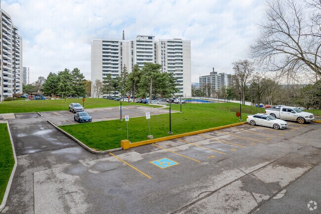 Parking - Cedar Grove