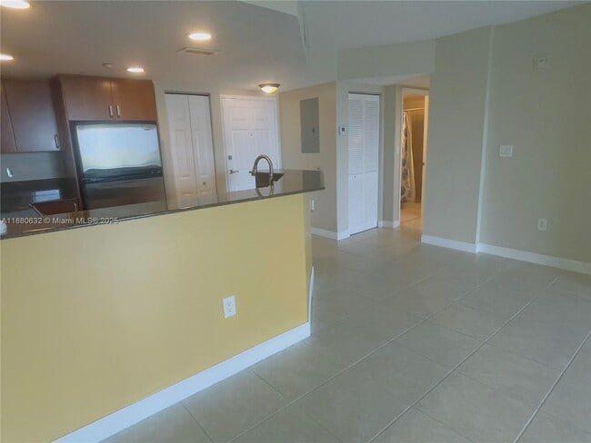 Foto del edificio - 201 Golden Isles Dr