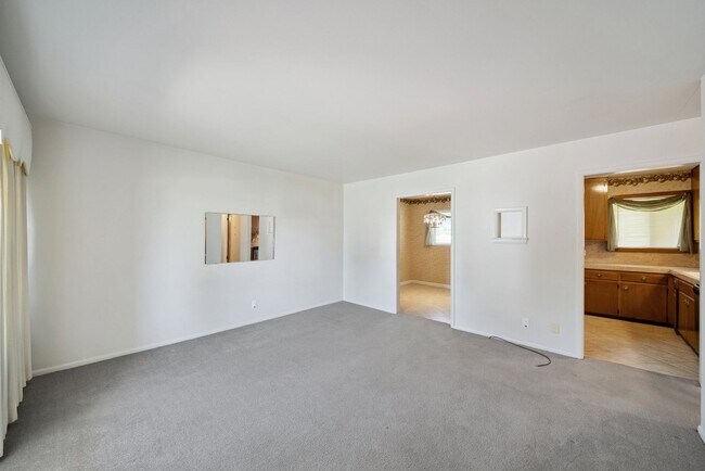 Building Photo - Charming Home in West Tulsa