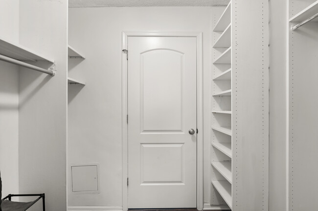 Building Photo - 1325 18th St NW