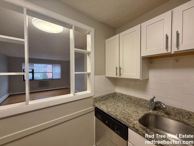 Building Photo - 278 Grove St