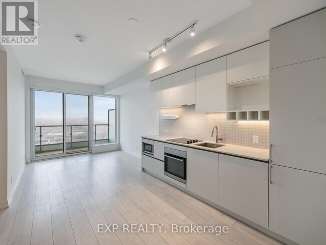 Photo du bâtiment - 898 Portage Pkwy