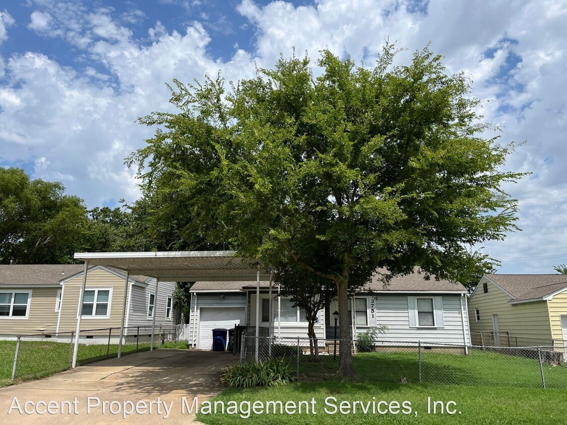 Primary Photo - 3 br, 1 bath House - 3751 W. 44th St.