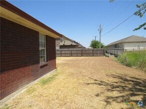 Building Photo - 4002 Gus Dr