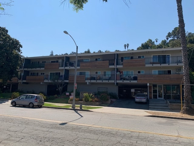 Foto del edificio - 265 Monterey Rd