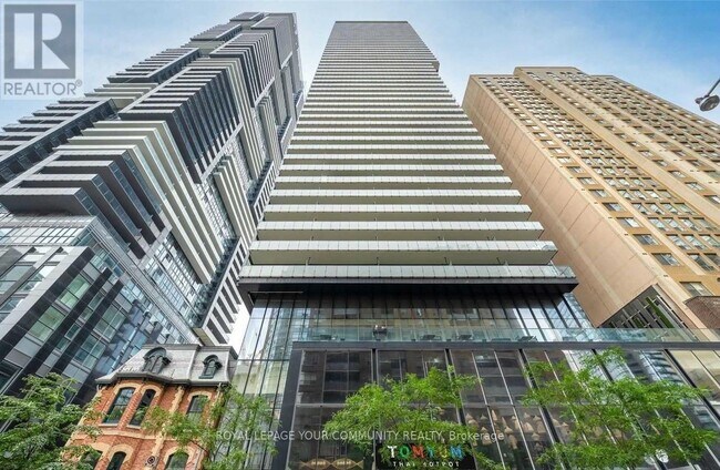 Building Photo - 15-2715 Grenville St
