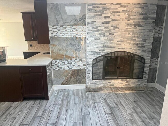 Foto del edificio - 8515 Peppercorn Dr