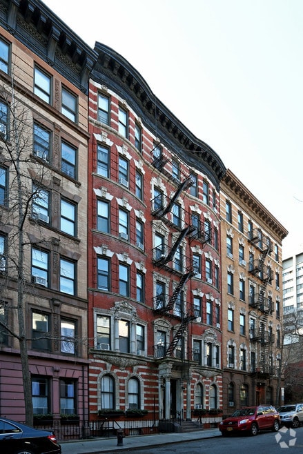 Building Photo - 336-338 E 18th St