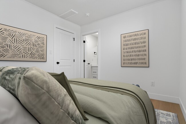 Building Photo - 9842-BS155 155 St NW