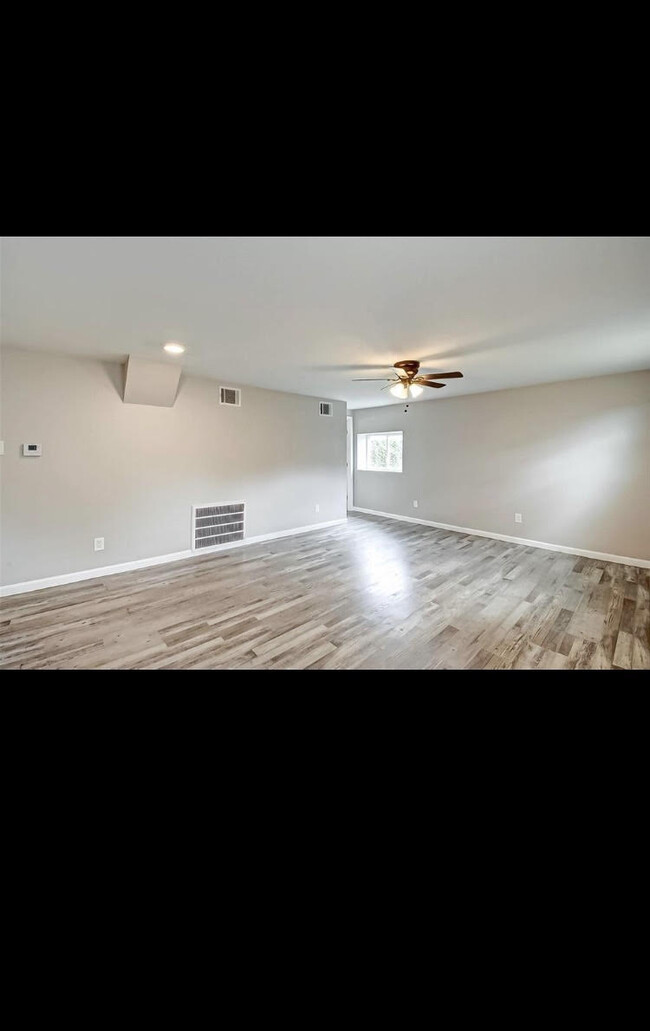 Building Photo - 108 E Gulf St