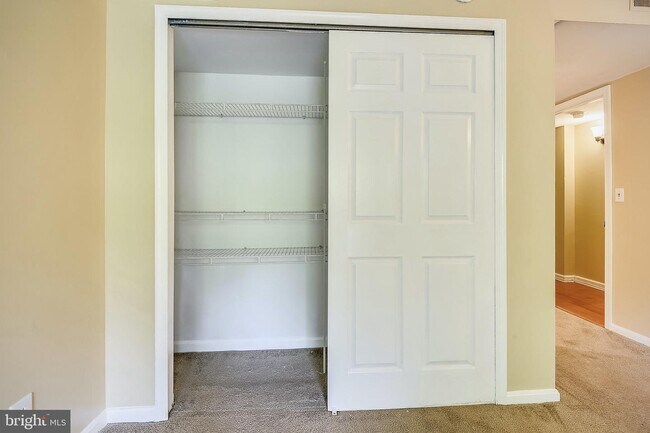 Foto del edificio - 1446 Greendale Ct