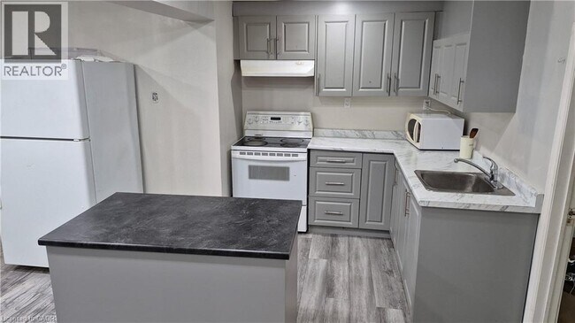 Building Photo - 171 Highview Dr