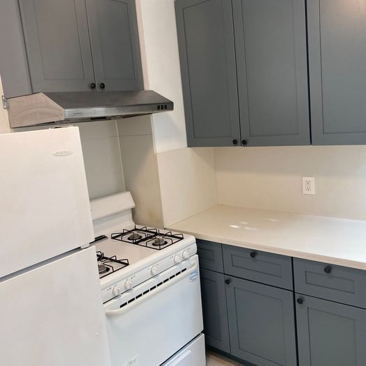 Building Photo - 10 Pueblo St