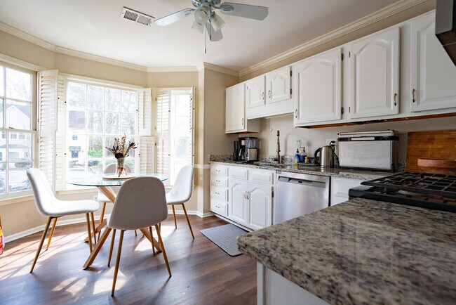 Cocina - 553 Salem Woods Dr SE