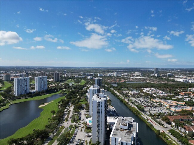 Building Photo - 3625 N Country Club Dr