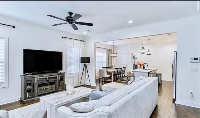 Foto del edificio - Beautiful 3/2 Available June 1st!