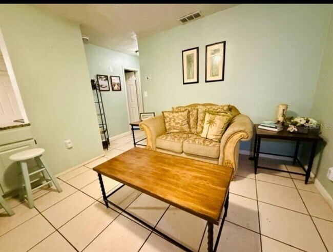 Foto del edificio - 7725 Mandarin Dr