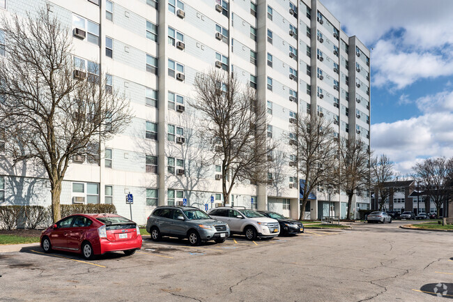 Foto del edificio - James A Dobson Apartments