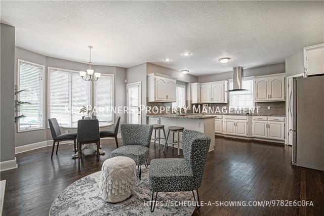 Foto del edificio - 12403 W 126th St