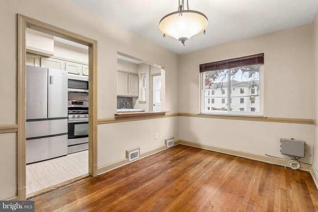 Building Photo - 1539 Montana Ave NE