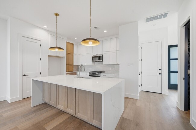 Building Photo - 2036 Thonig Rd