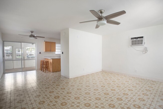 Foto del edificio - 3 bedroom 2 bathroom house on Canal Allows...